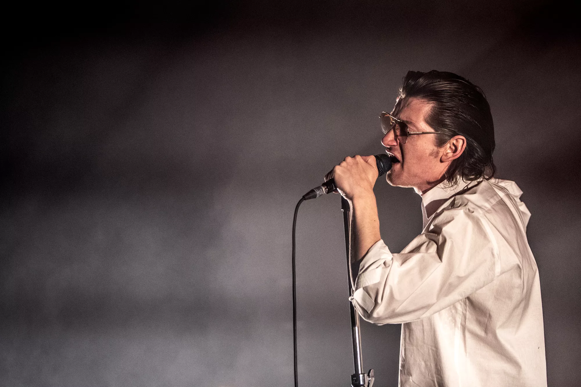 Hør Arctic Monkeys fortolke The Strokes