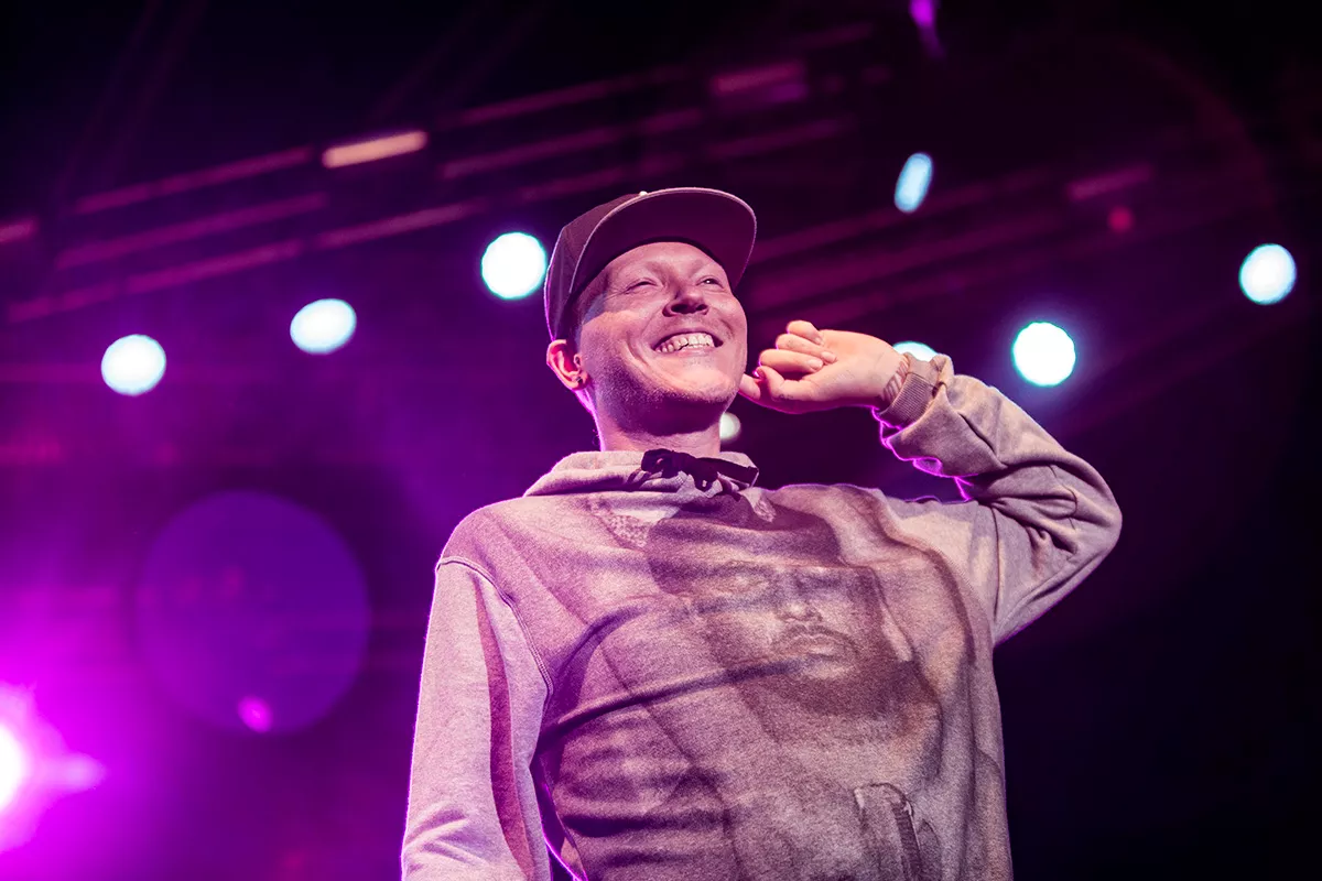 Rap udskiftet med sang – Niels "Niarn" Roos er tilbage 
