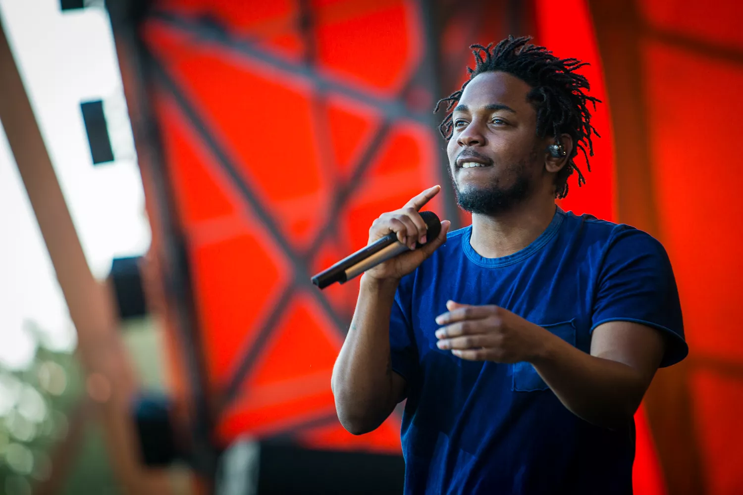 Kendrick Lamar slår ud og bygger op på ny single
