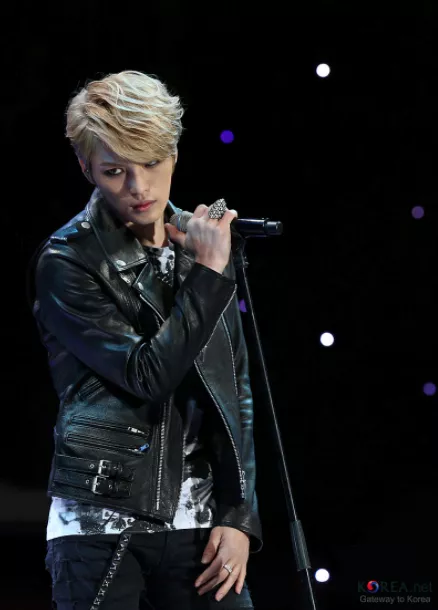 Koreansk popstjerne undskylder efter coronavirus-aprilsnar