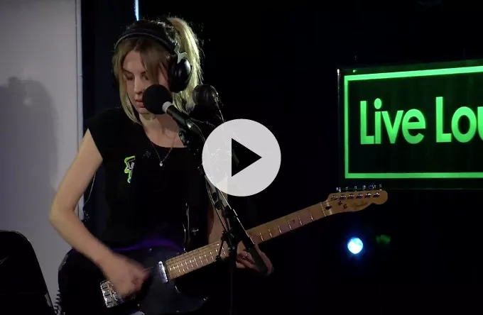 Video: Wolf Alice laver rocket cover af One Direction-sang