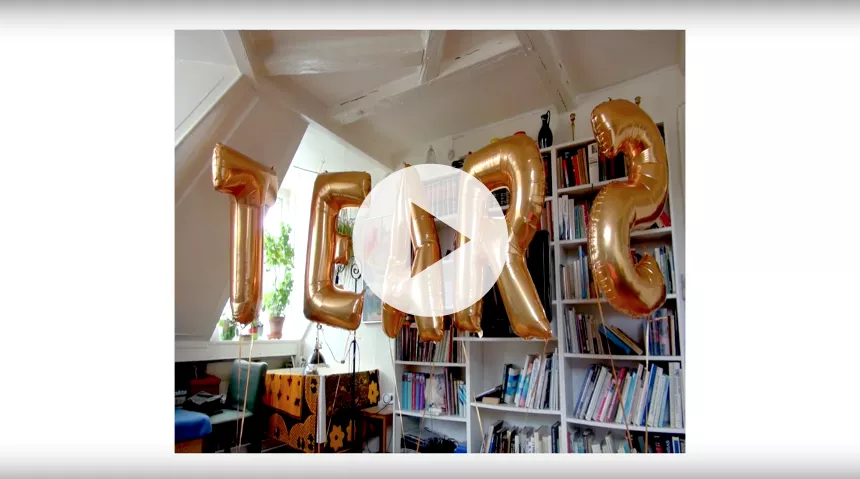 Se danske Cancer stille skarpt på detaljer fra en lejlighed i flot musikvideo