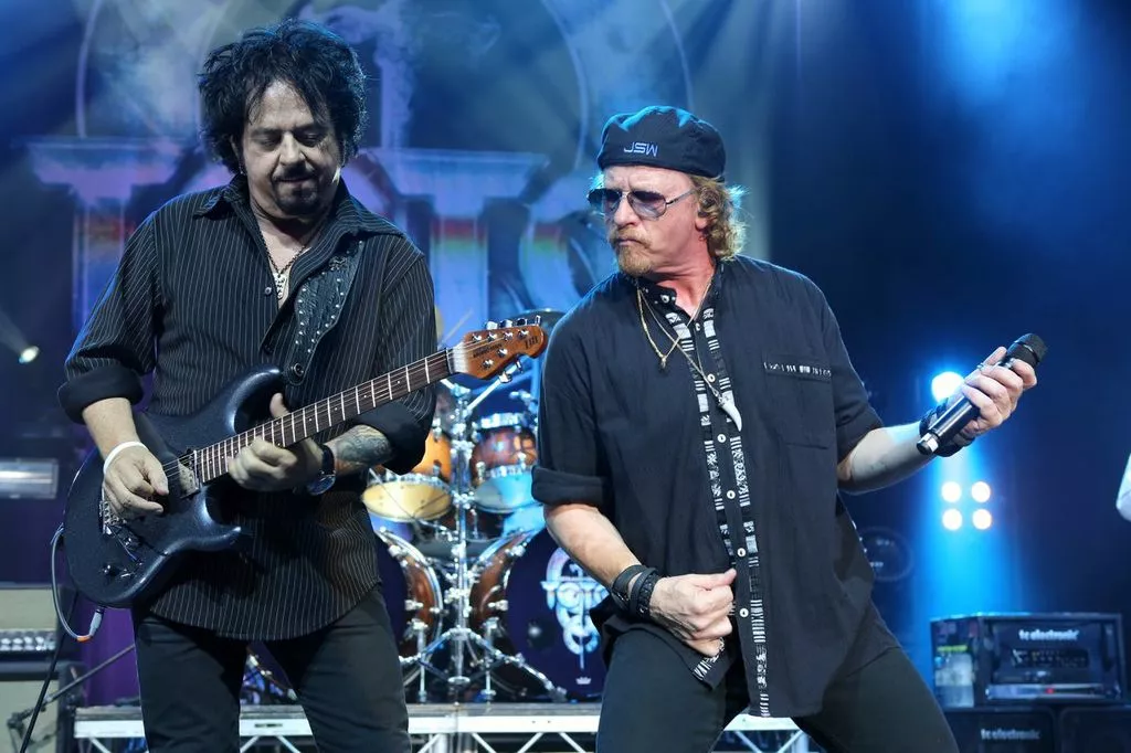 Toto giver to danske koncerter