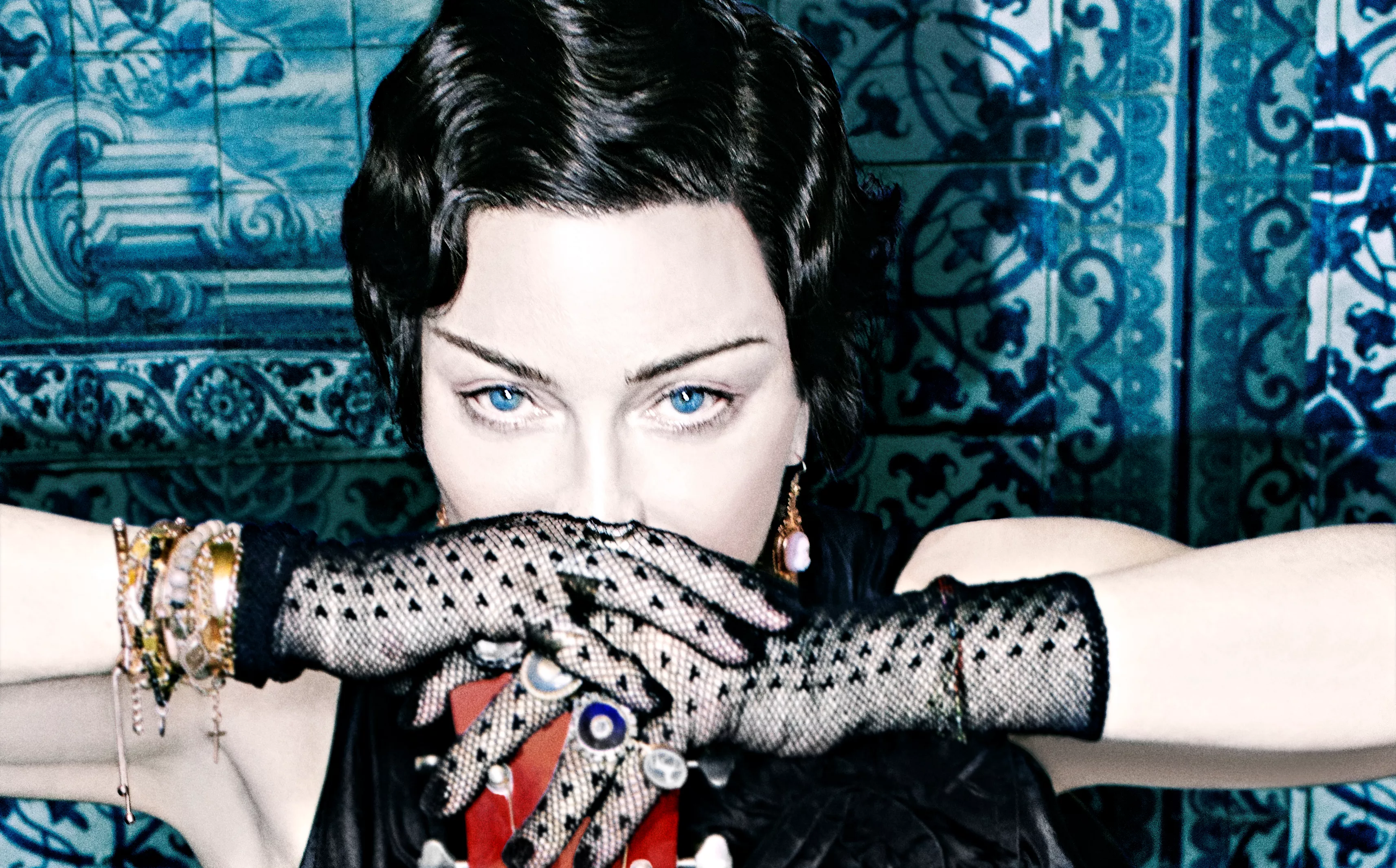 Madonna raser mod Instagram - censurerede hendes brystvorter