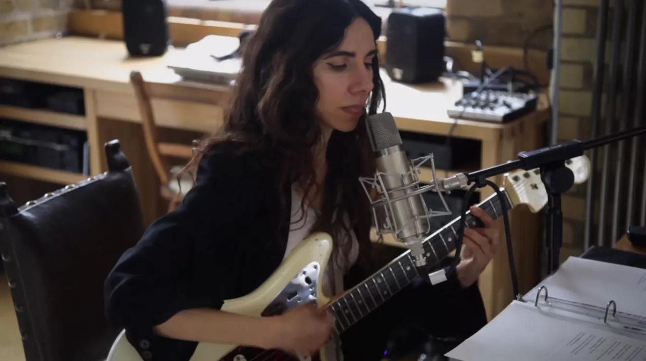 Videoklip: Med PJ Harvey i studiet