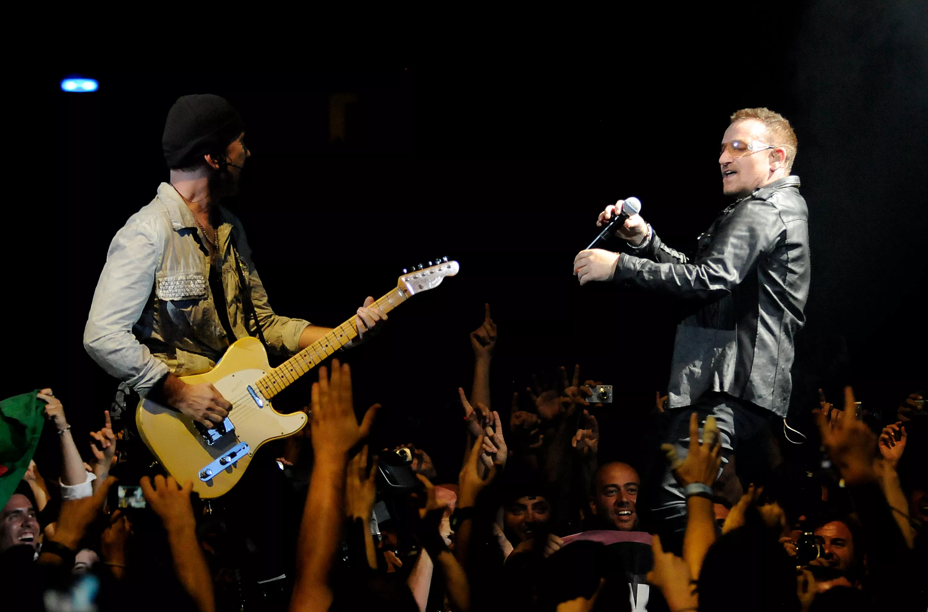 U2 åbnede verdensturnéen i Barcelona