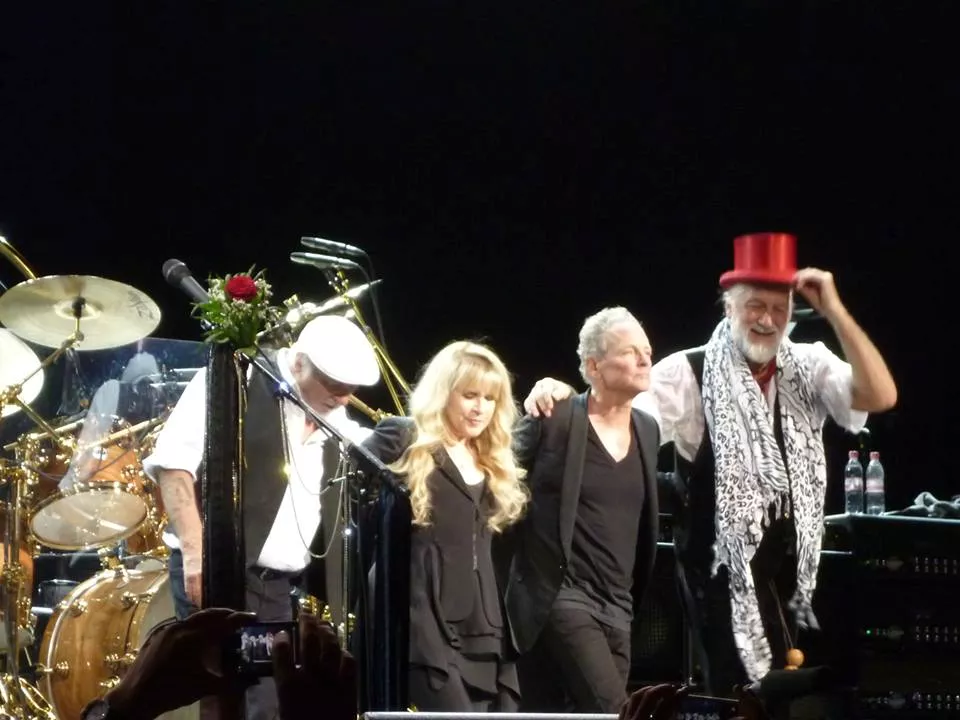 Fleetwood Mac pønser på nyt