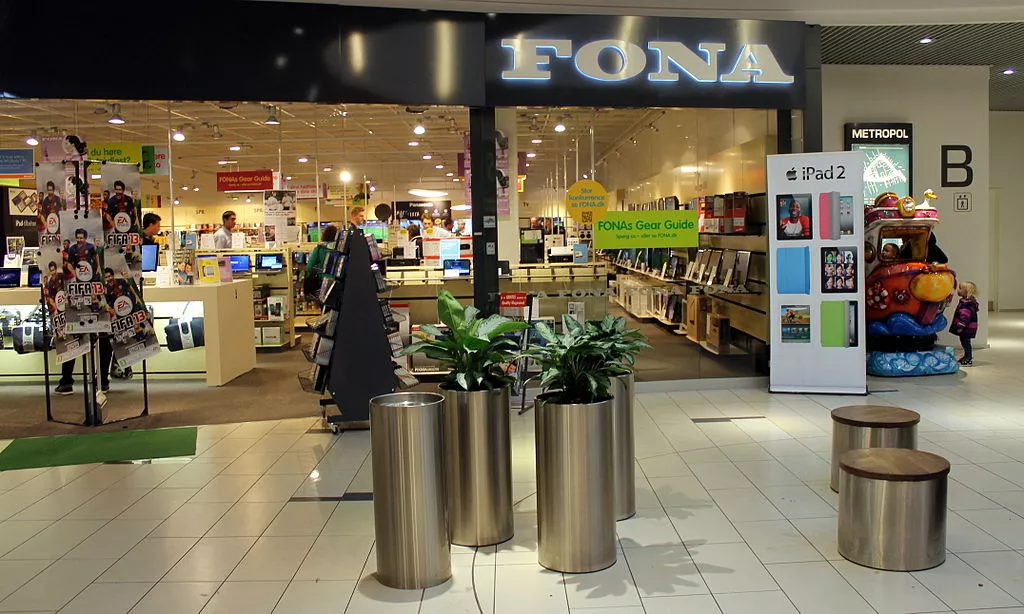 Halvdelen af Fonas butikker skal lukke og slukke