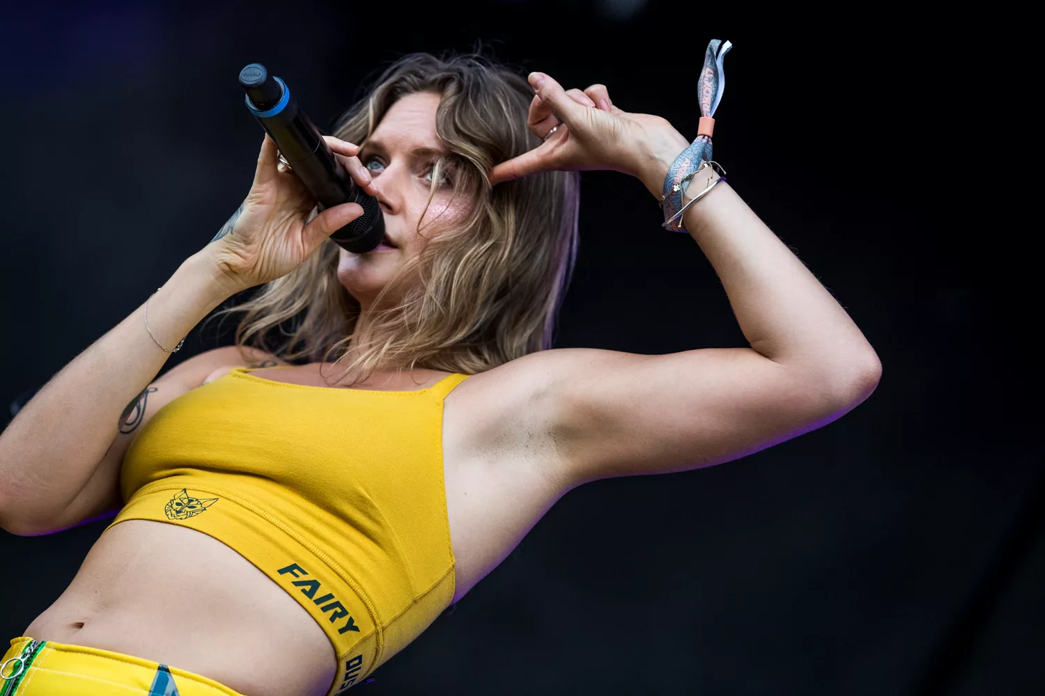 Den svenske popfeminist lod musikken OG kroppen tale
