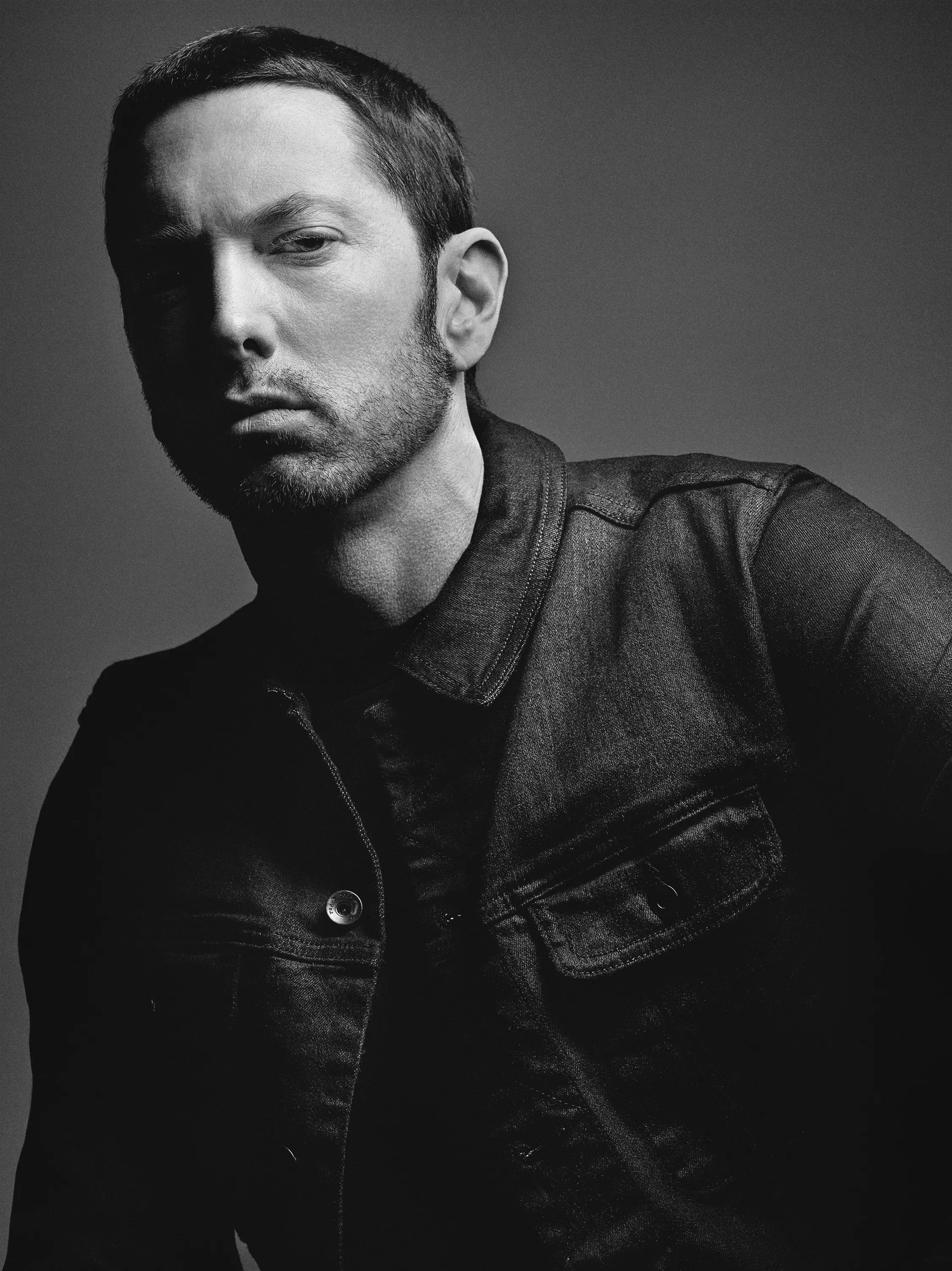 Eminem angriber "Revival"-kritikere på nyt remix