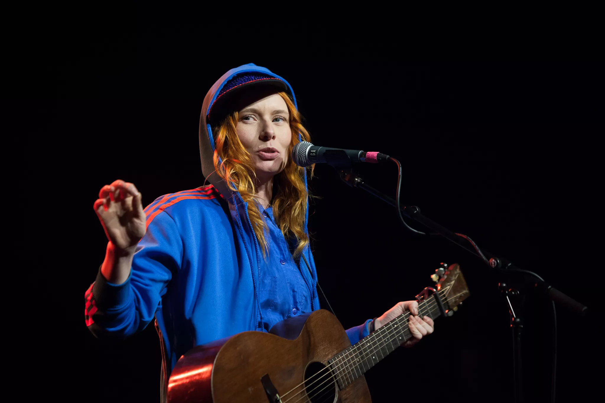 Annika Aakjær udsender video, album og drager på turné