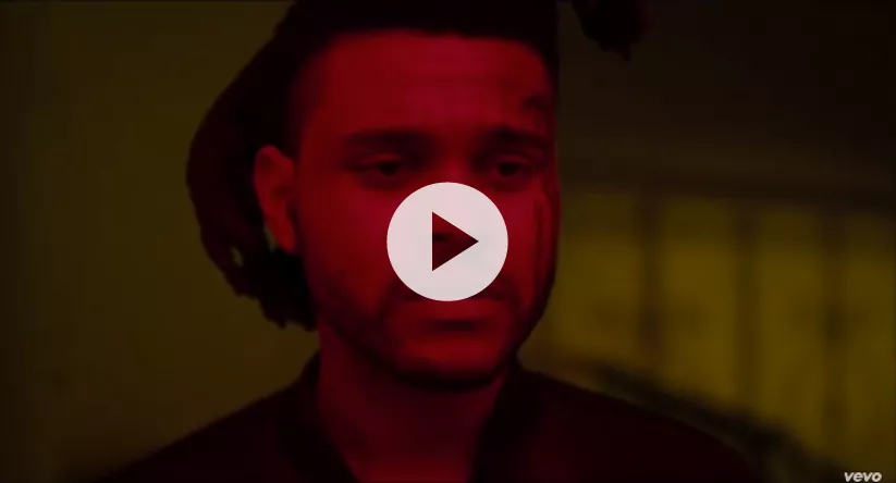 Se The Weeknd overleve bilulykke i ny, mørk video