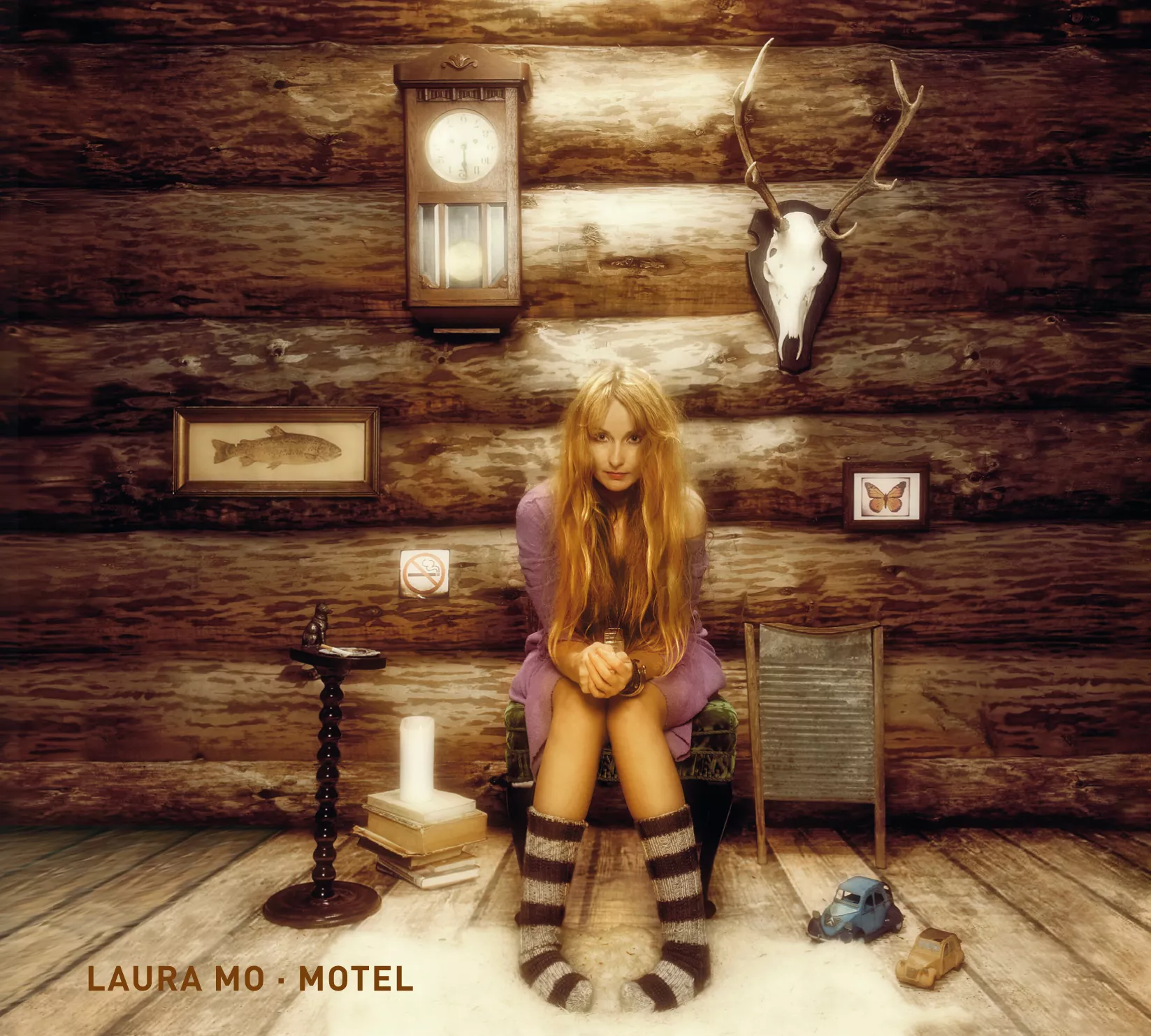 Motel - Laura Mo