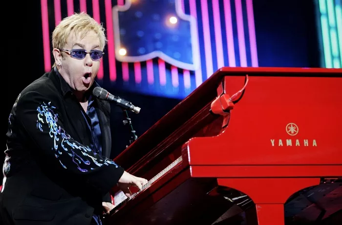 Elton John lancerer krystalovertrukket iPod