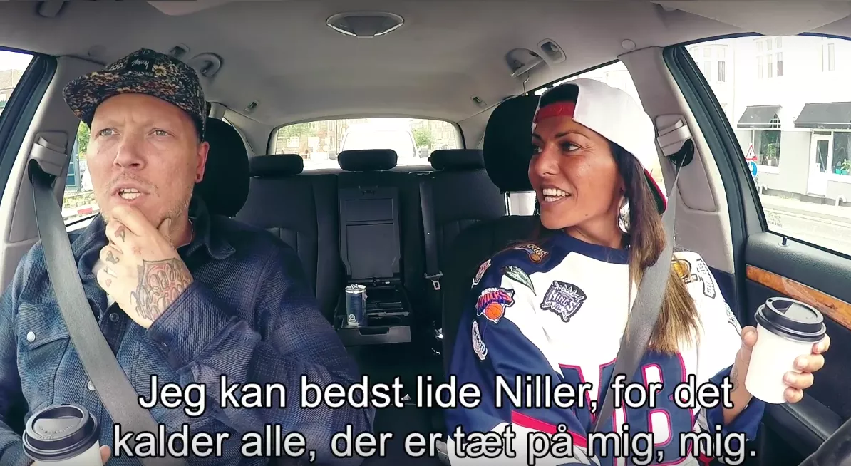 Video: Niarn og Ellie Jokar taler om hverdagsracisme og alkoholmisbrug – og meget mere