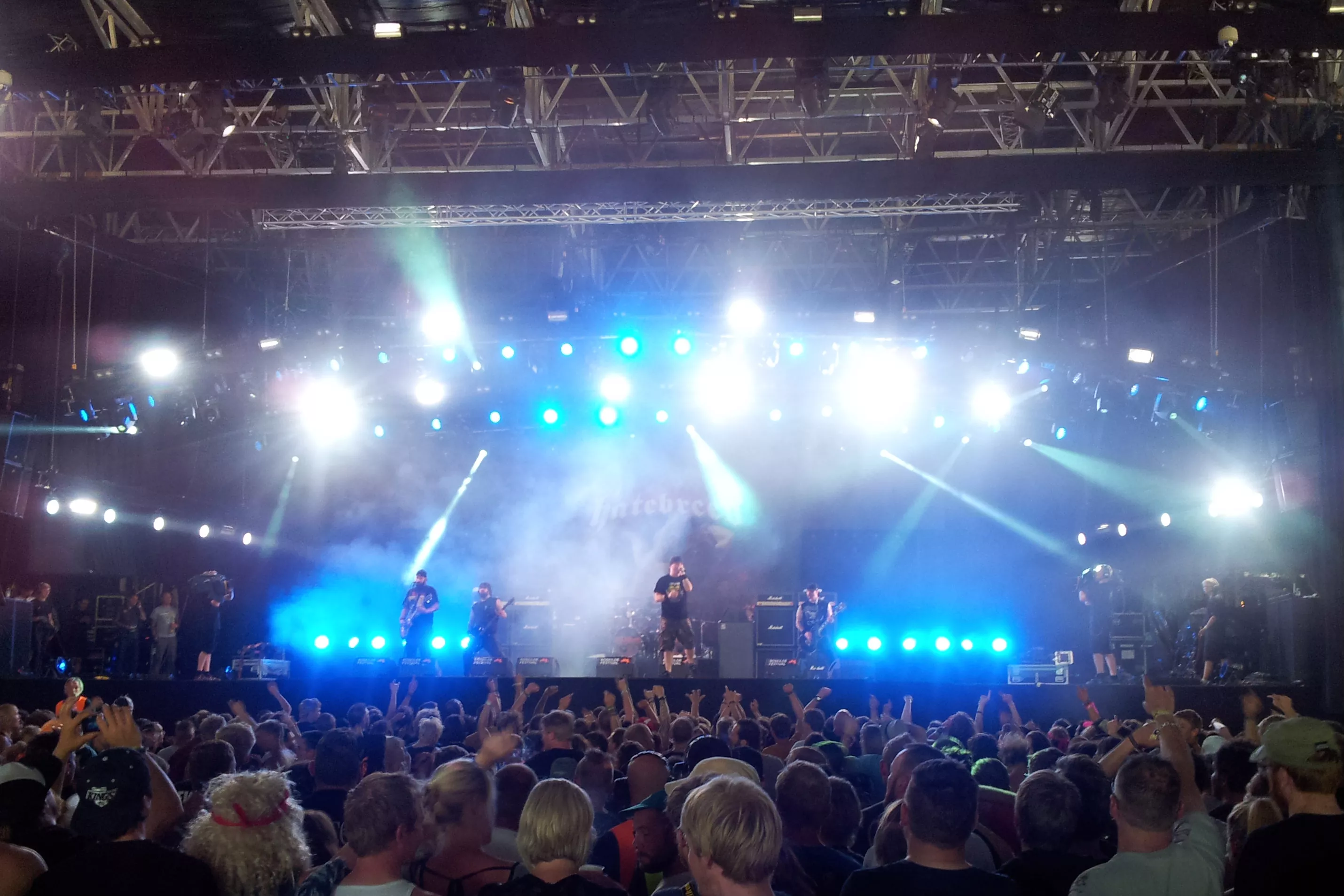 Roskilde-blog: Dude Manor går endelig til koncert – Hatebreed