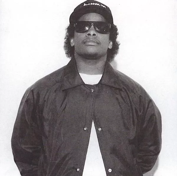 Eazy-E:s grav har blivit en festplats