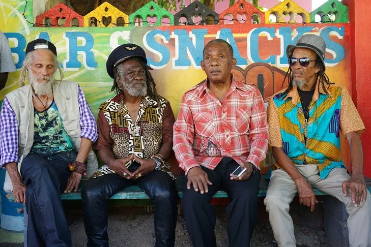 ANMELDELSE: Reggae i baghaven