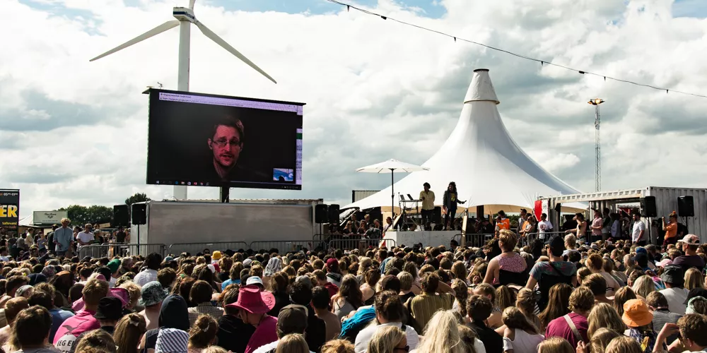 Video: Se filmen om Edward Snowden og The Yes Men på Roskilde Festival