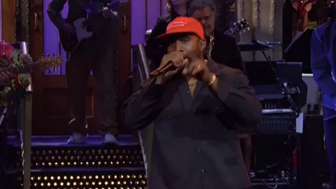 Kanye West støtter Donald Trump i bizar optræden 