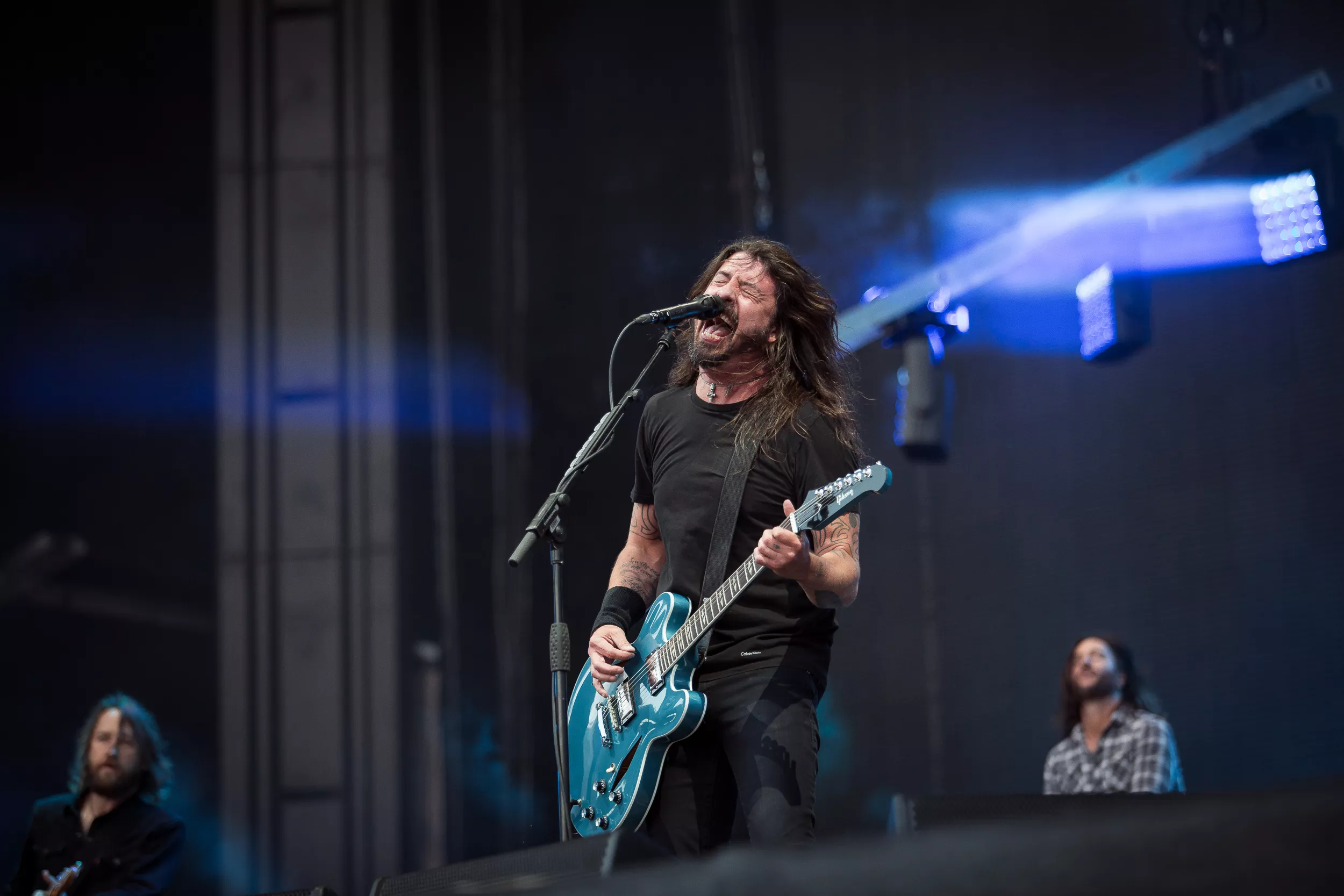 Foo Fighters aflyser koncerter – giver Bono skylden