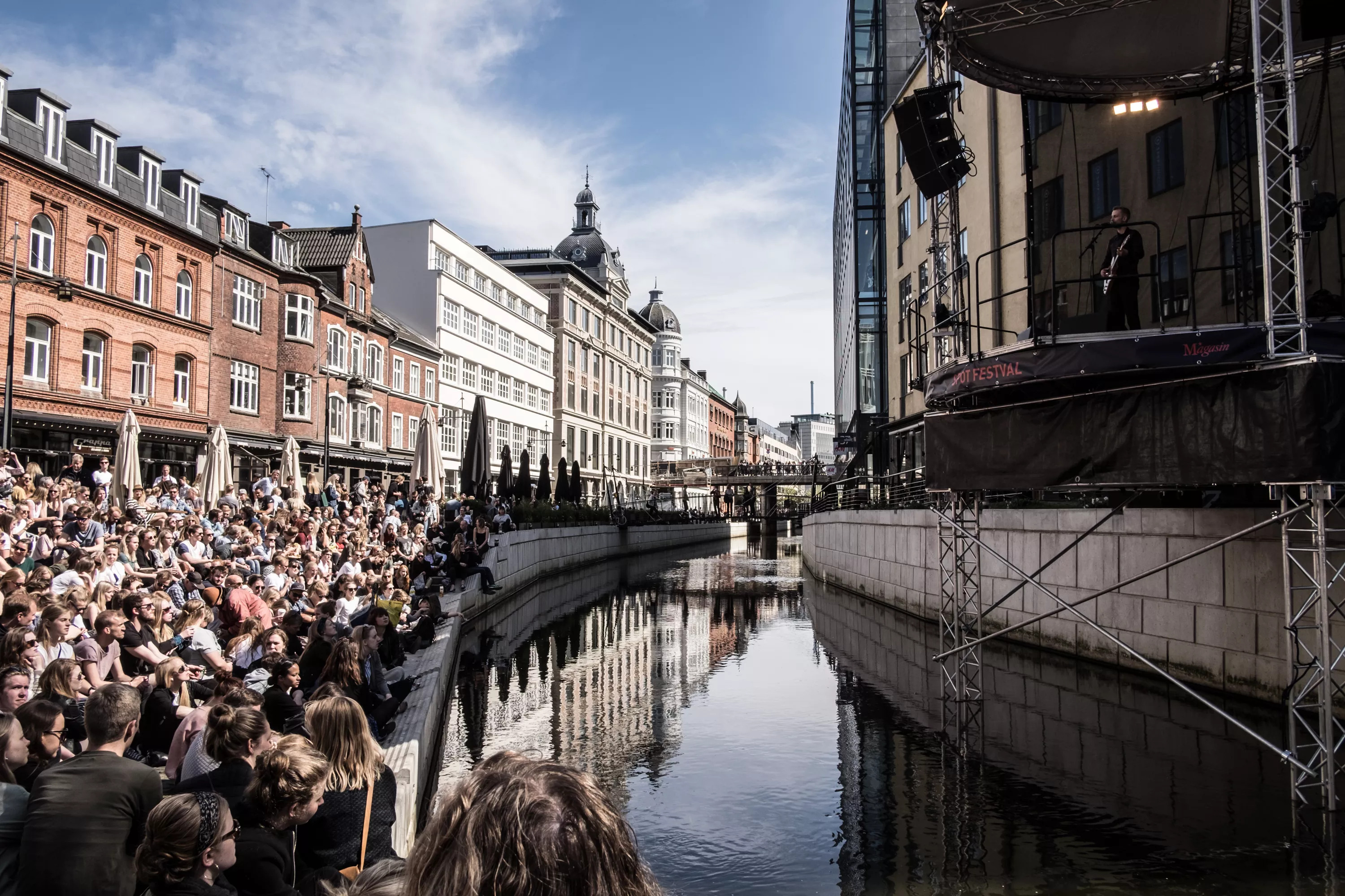 Spot-scenen ved Aarhus Å er kommet for at blive med gratis koncerter