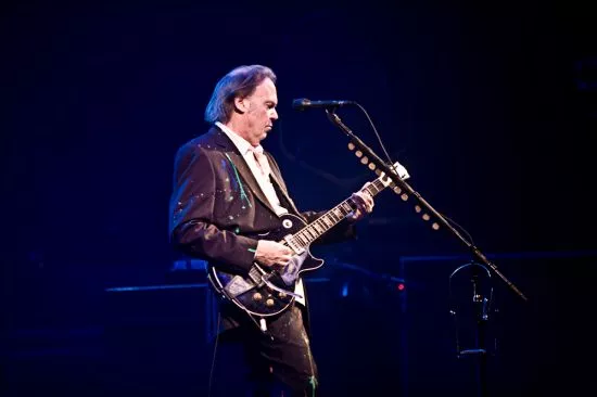 Neil Young udgiver selvbiografi