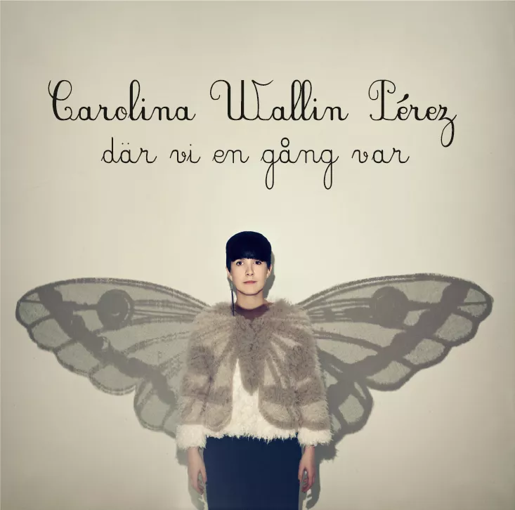 Carolina Wallin Pérez fångar fjärilar
