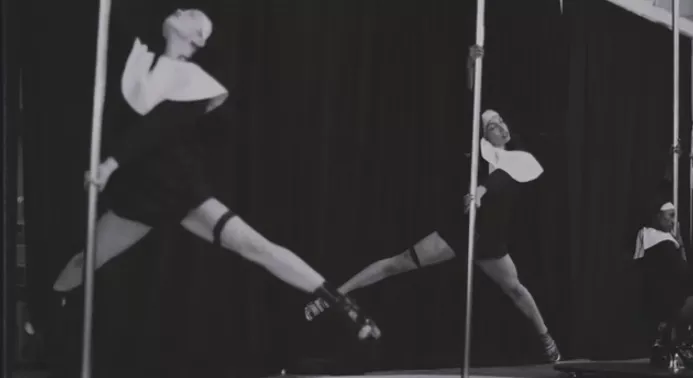 Madonna i øvelokalet: Nonner på stripperstang