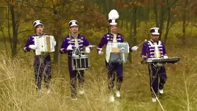 OK Go får hjælp af et marchorkester