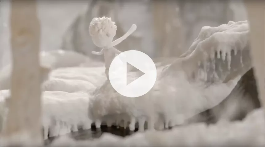 Se koncertaktuelle Katie Meluas stemningsfulde musikvideo til "Perfect World"
