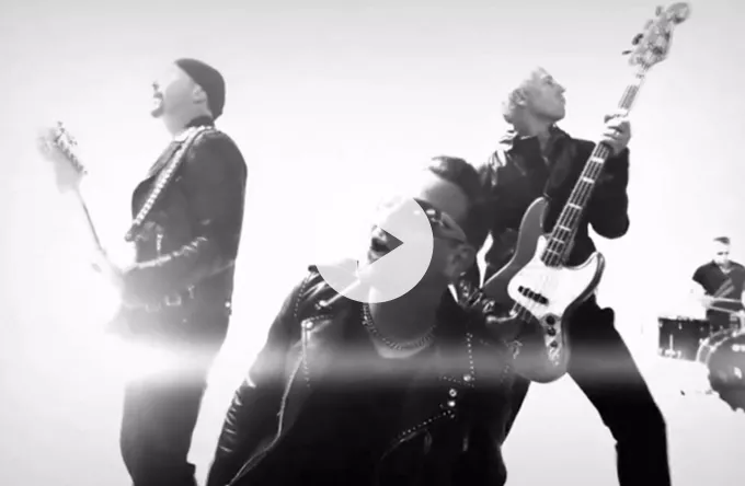 U2 undskylder og udgiver ny musikvideo 