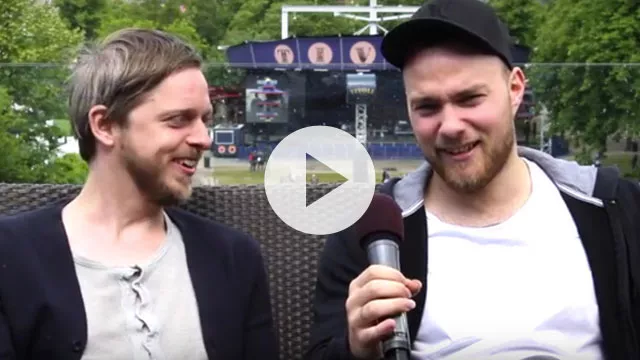 Video: Teitur og Ásgeir varmer op til Tivoli-koncert