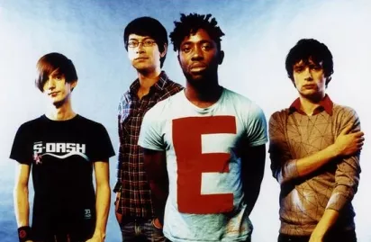 Bloc Party-gitarrist biten av lejon