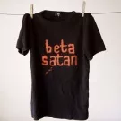 Beta Satan pladedebuterer