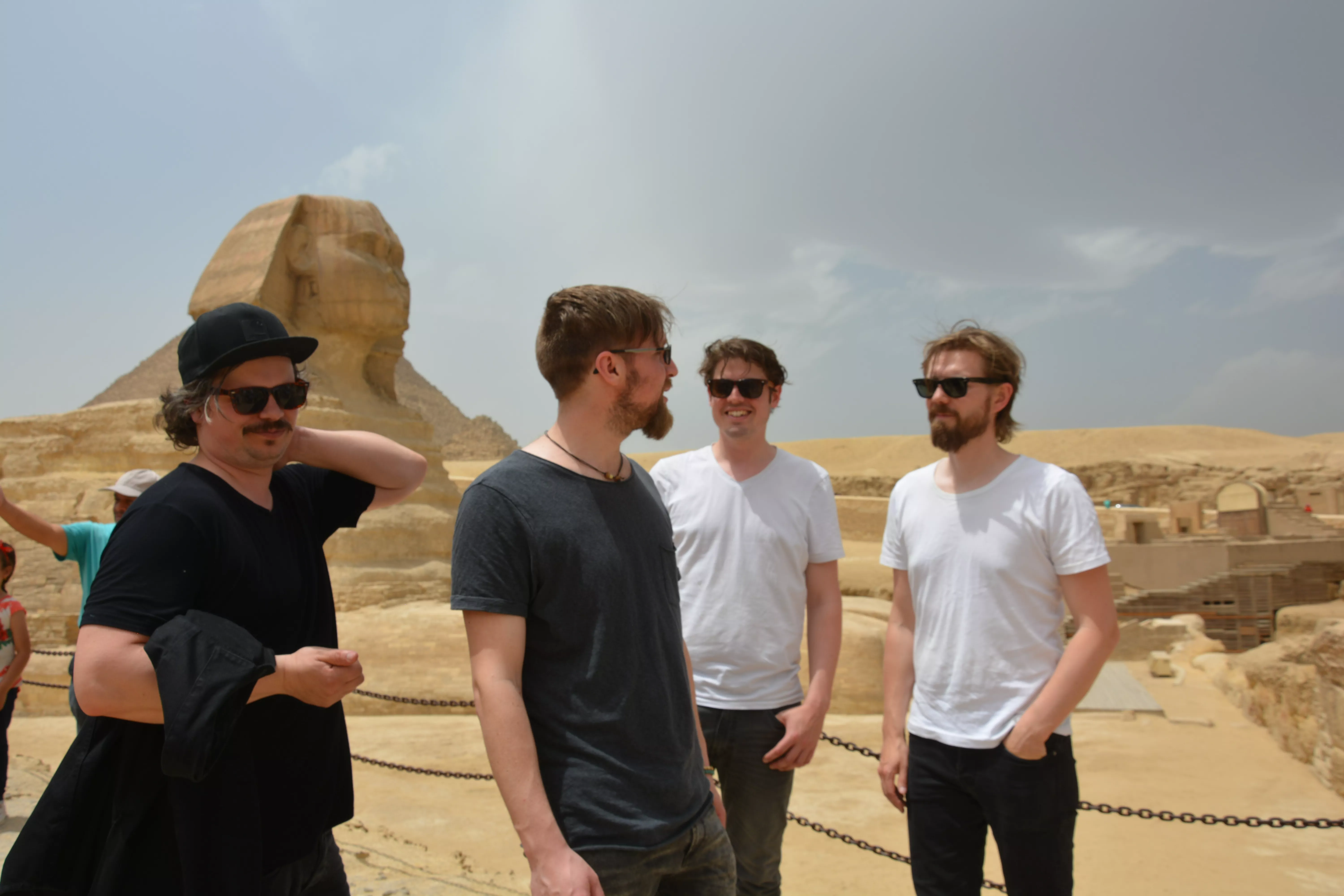 Turnéaktuelle danske In Lonely Majesty har toppet hitlisten i Egypten – læs deres rejsedagbog 