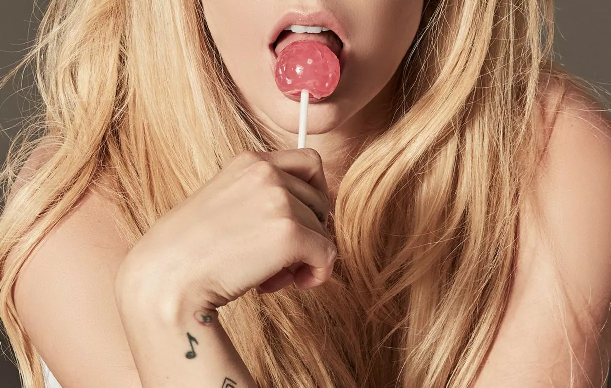 Avril Lavigne udgiver ny single med Nicki Minaj