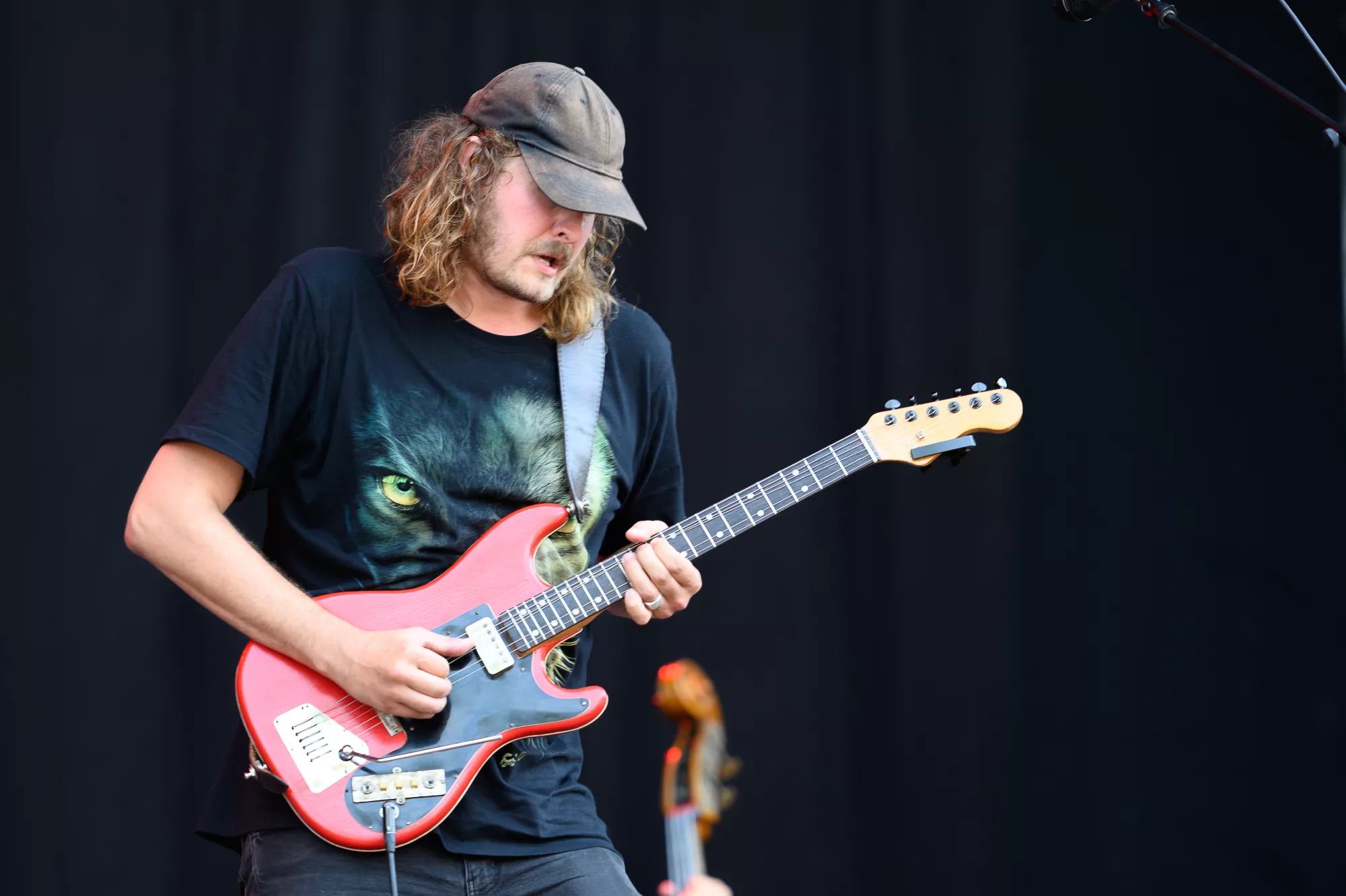 Daniel Norgren säljer sin gitarr – pengarna går till välgörenhet