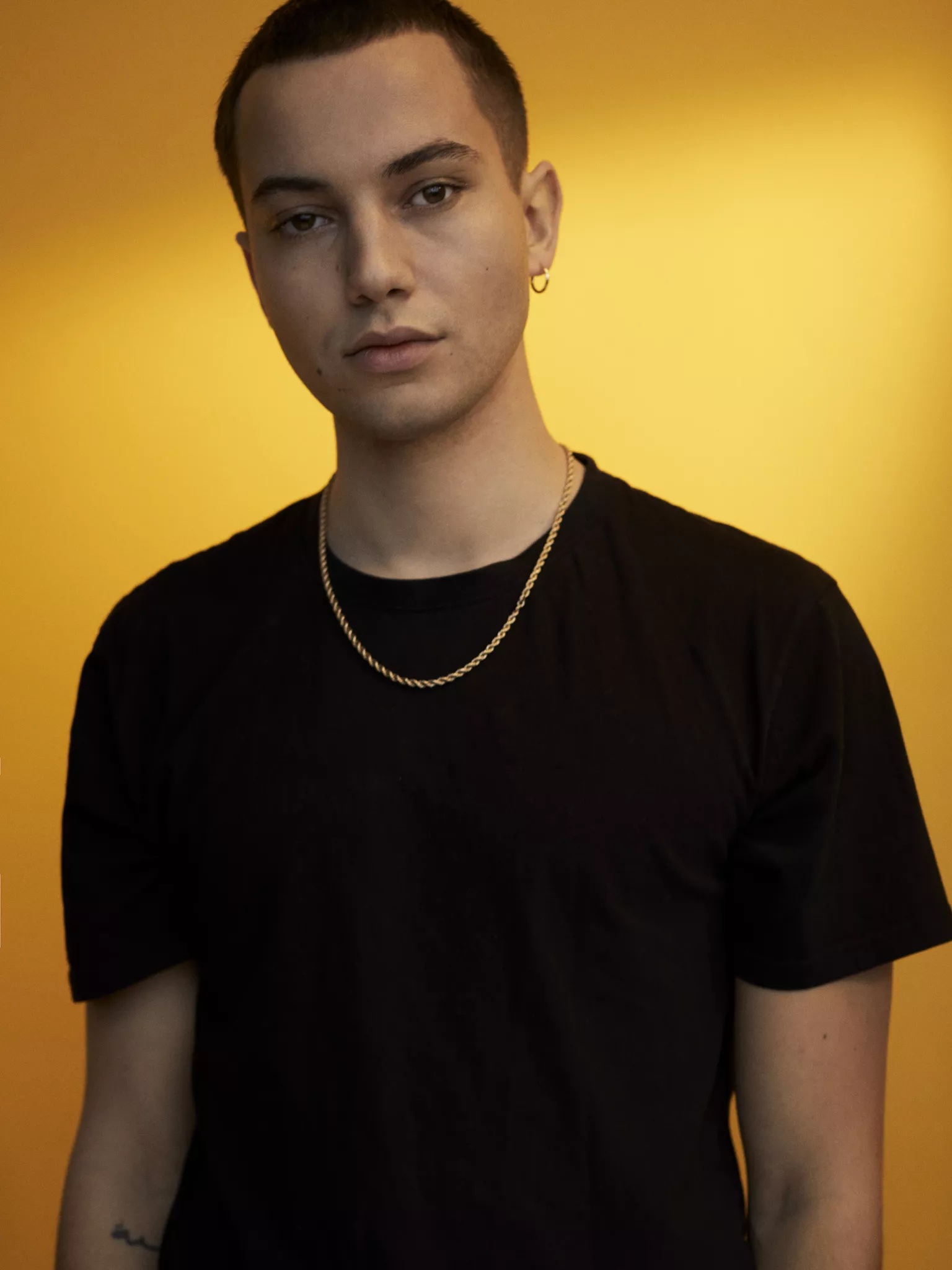 Elias Boussnina – Fra dum narkorap og tunge universitetsbøger til kernen af sig selv