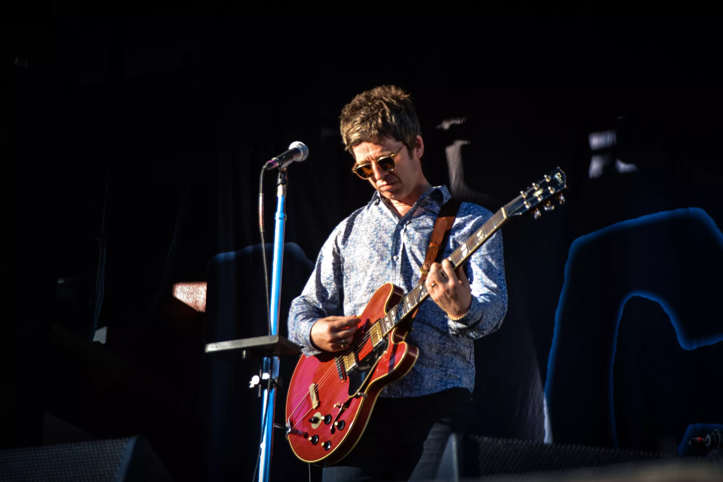 Liam Gallagher sviner storebror til efter mindekoncert