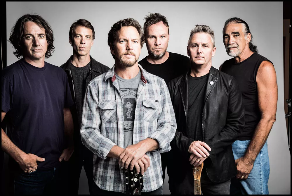 Ætsende intensitet på glødende 11. album fra Pearl Jam