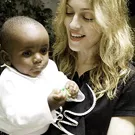 Madonna får lov til at adoptere