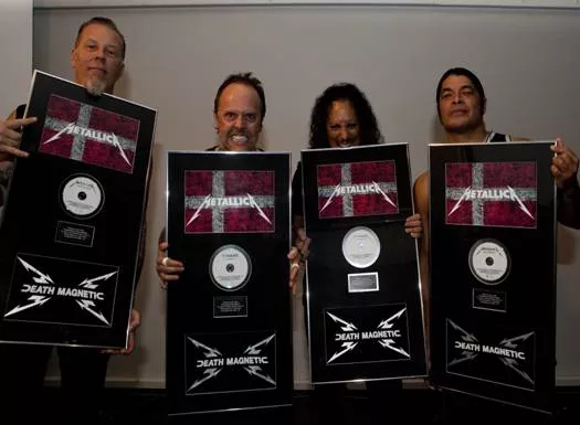 Metallica får platin