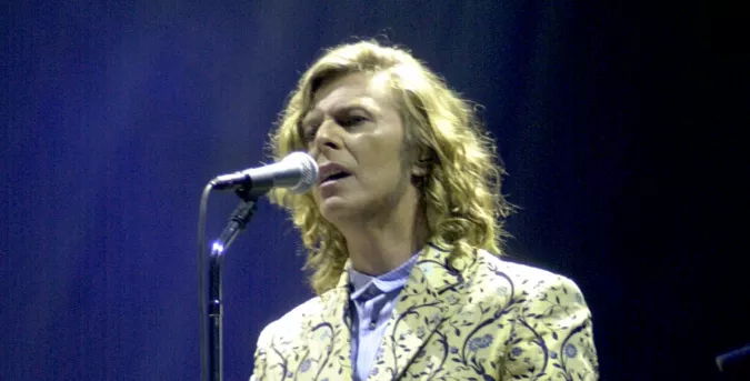 ANMELDELSE: Bowie som crowd-pleaser frem for visionær stilskaber