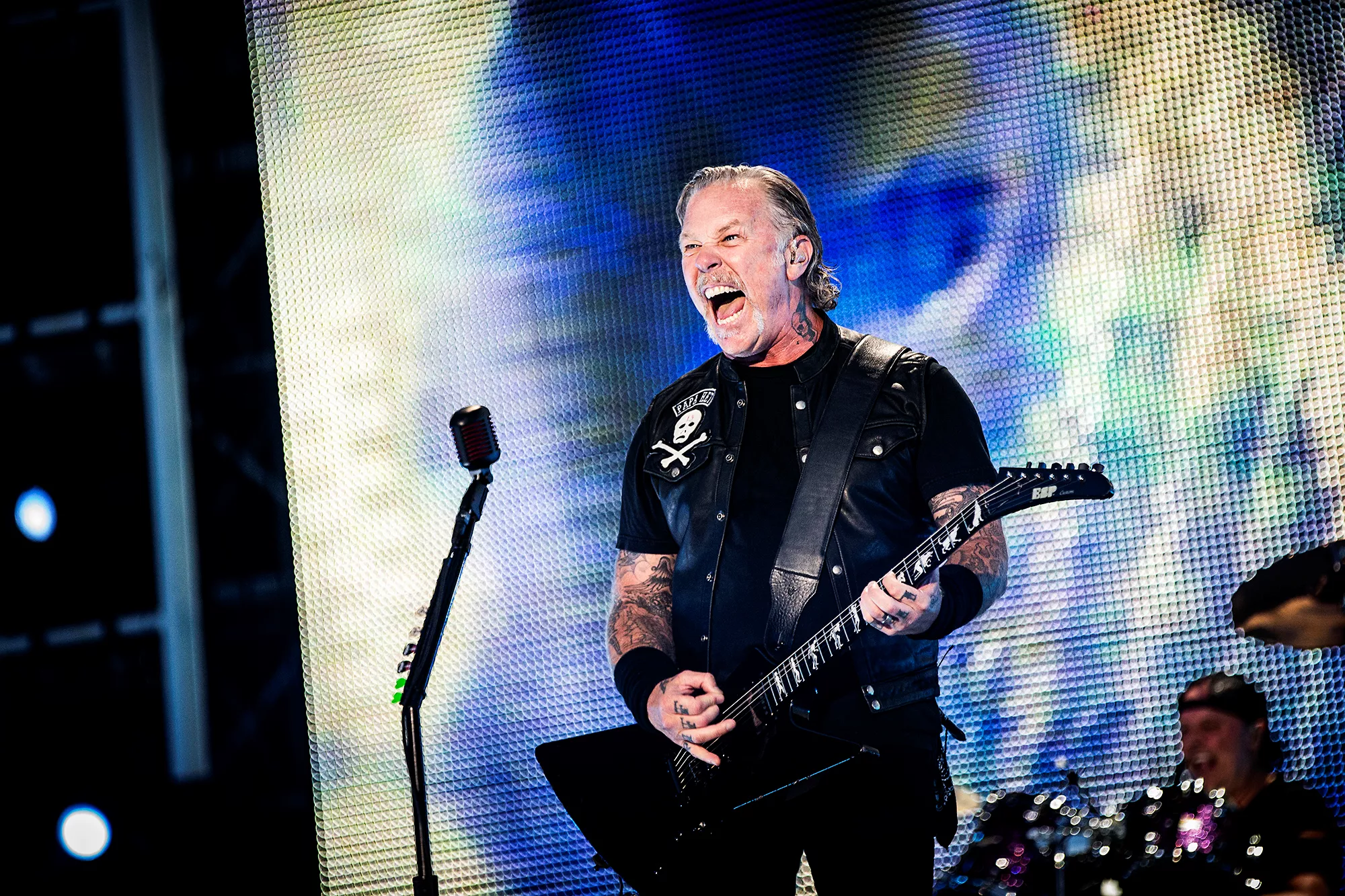Metallica: Halvt akustisk, halvt elektrisk velgørenheds-koncert – se smagsprøve