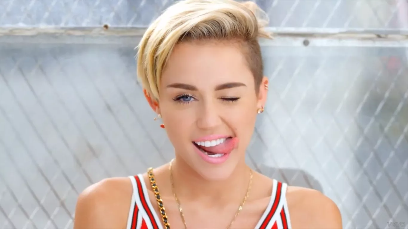 Miley Cyrus håner Sinéad O’Connor efter rådgivning