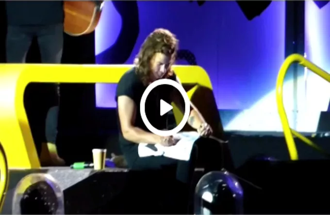 Video: Harry Styles hjælper fan med korrekt grammatik