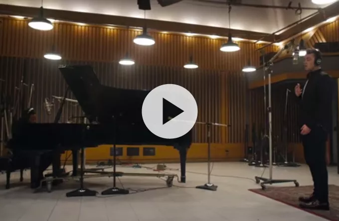 Video: Sam Smith og John Legend samarbejder i den gode sags tjeneste