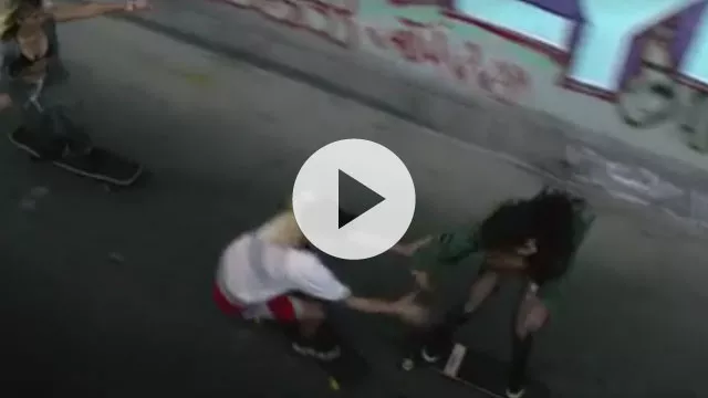 Se Roskilde-aktuelle Red Hot Chili Peppers' nye, skateboard-glade video