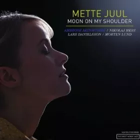 Moon On My Shoulder - Mette Juul